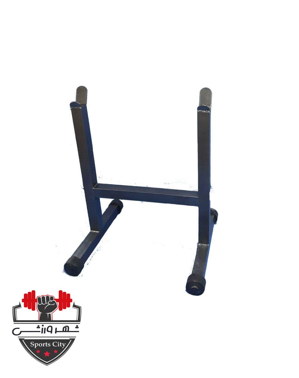 خرک جلو آینه